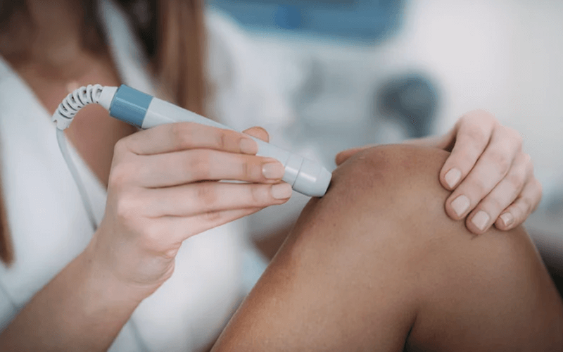 Cold laser therapy for knee pain in Billerica